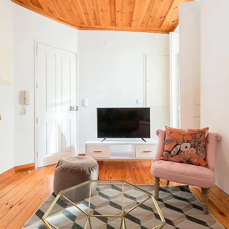 Apartment River View 1bdr In Alfama Close To Tram