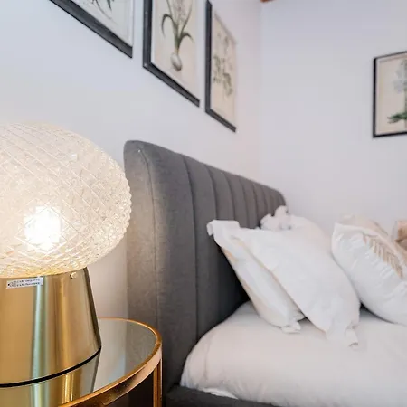 River View 1bdr In Alfama Close To Tram Lisbon