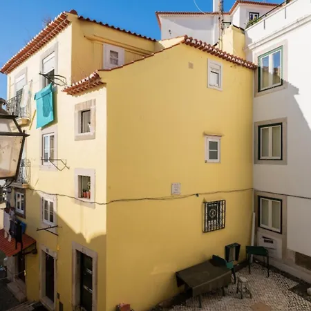 Apartment River View 1bdr In Alfama Close To Tram Lisbon